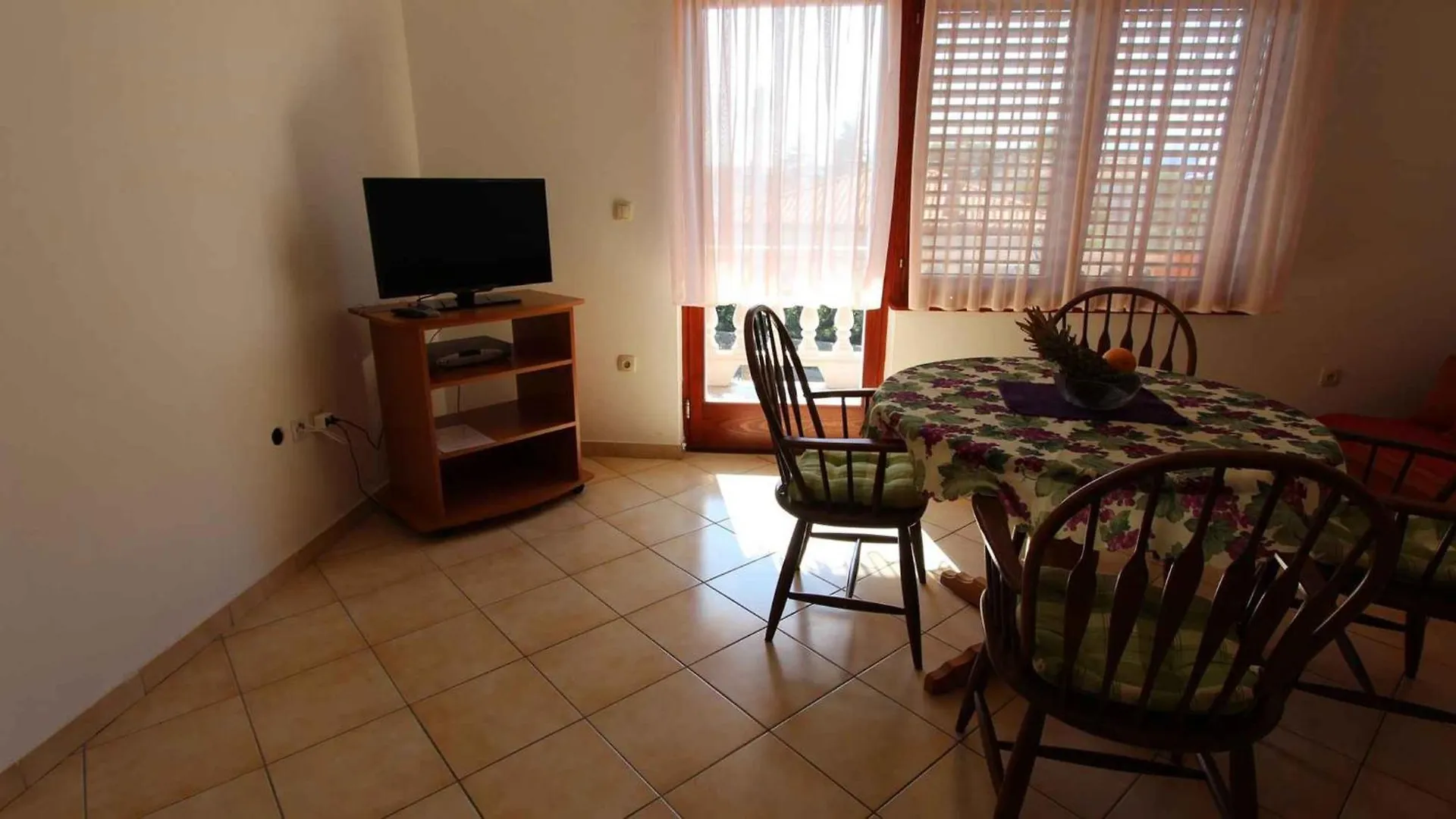 Apartments In Milcetici - Insel Krk 53301 말린스카 0*,  크로아티아